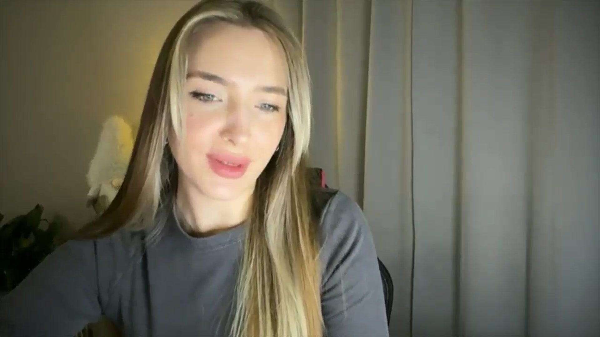 Gallery image thumbnail from My_Diana's myfreecams stream on, 03/18/2025, 16:02 image 11 of 20