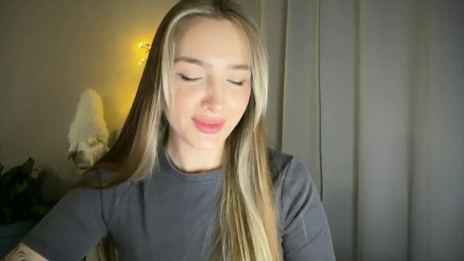 Gallery image thumbnail from My_Diana's myfreecams stream on, 03/18/2025, 16:02 image 14 of 20