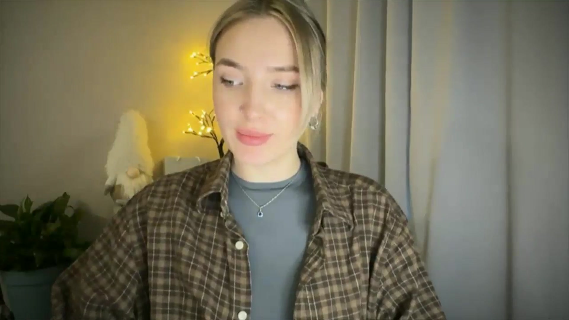 Gallery image thumbnail from My_Diana's myfreecams stream on, 03/19/2025, 17:06 image 6 of 20