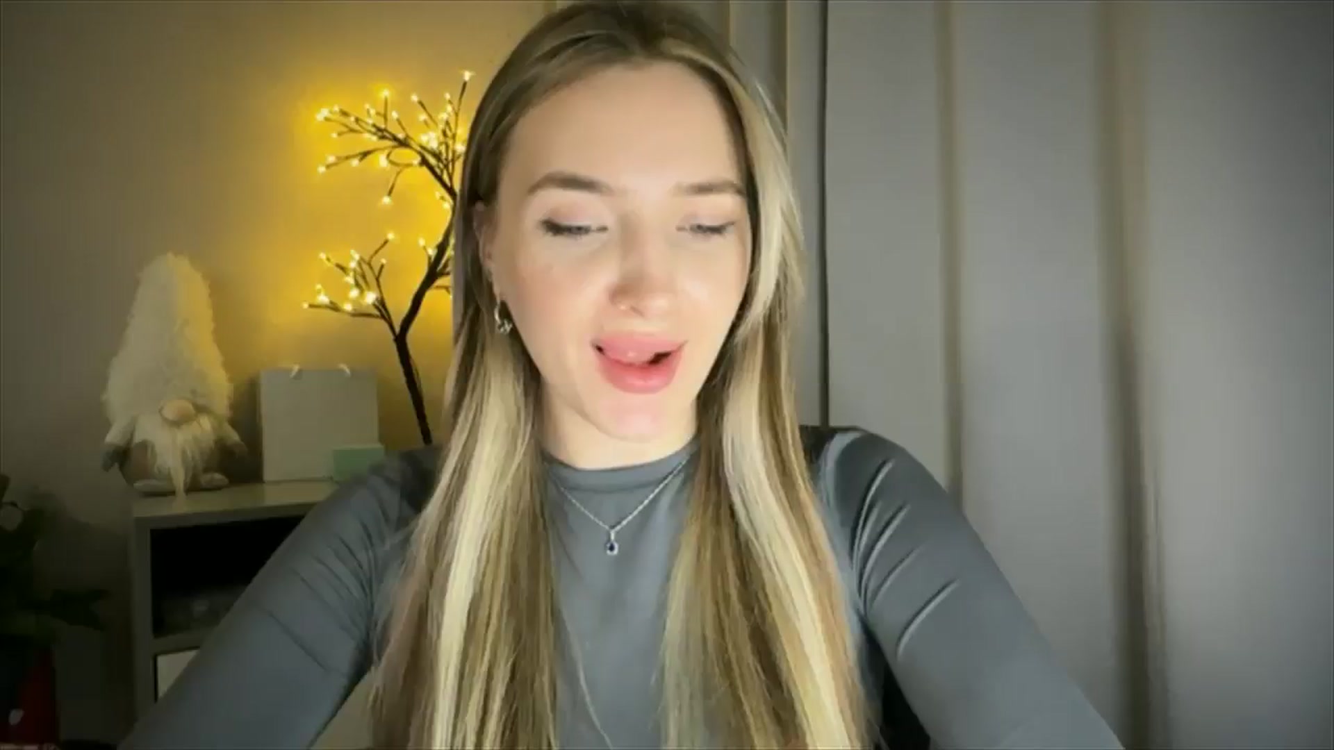 Gallery image thumbnail from My_Diana's myfreecams stream on, 03/19/2025, 23:45 image 4 of 20