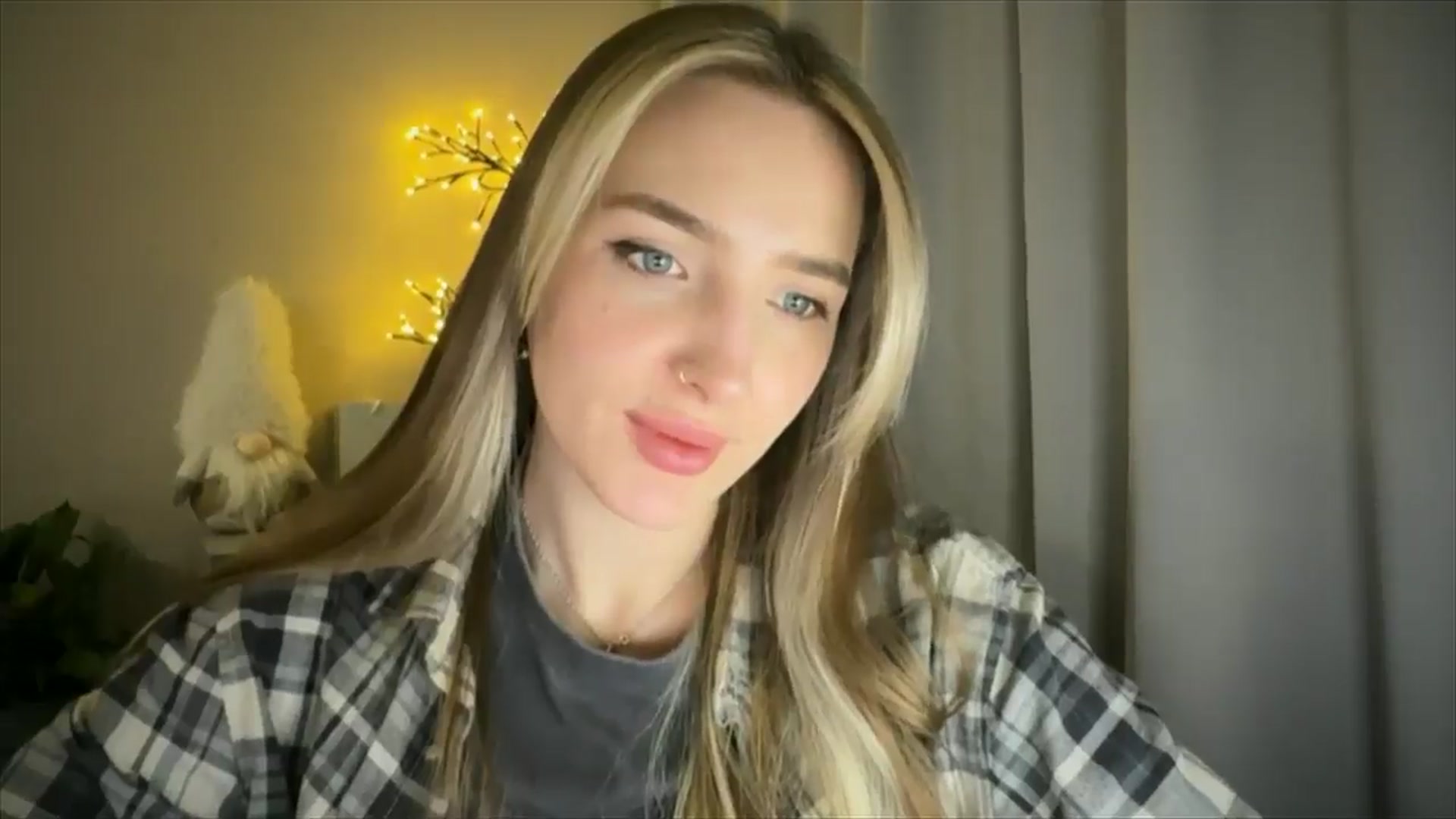 Gallery image thumbnail from My_Diana's myfreecams stream on, 03/20/2025, 21:16 image 9 of 20