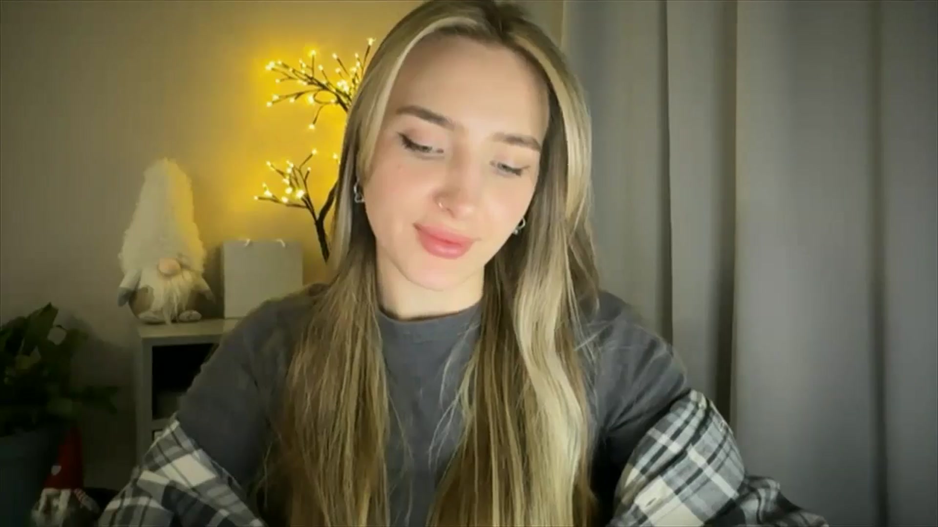Gallery image thumbnail from My_Diana's myfreecams stream on, 03/20/2025, 21:16 image 12 of 20