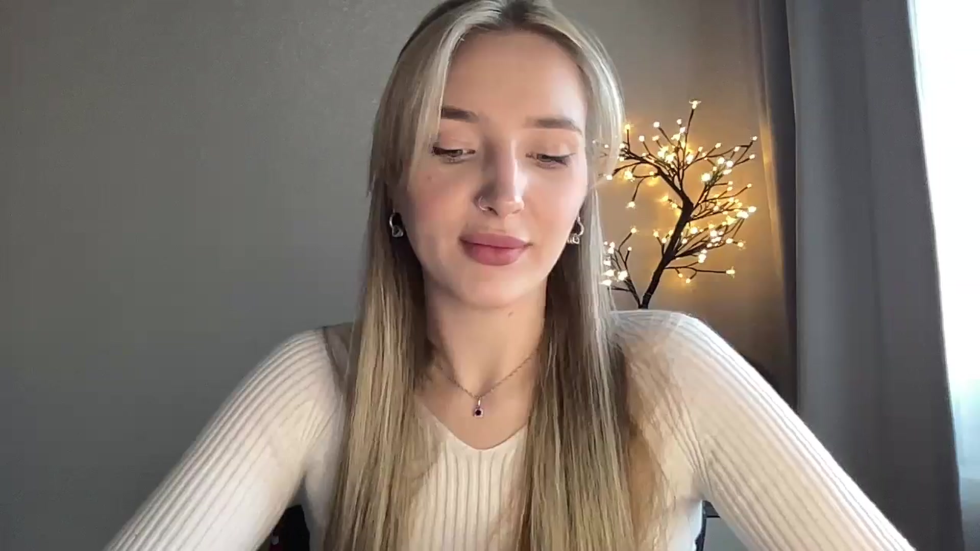 Gallery image thumbnail from My_Diana's myfreecams stream on, 03/21/2025, 14:27 image 2 of 20