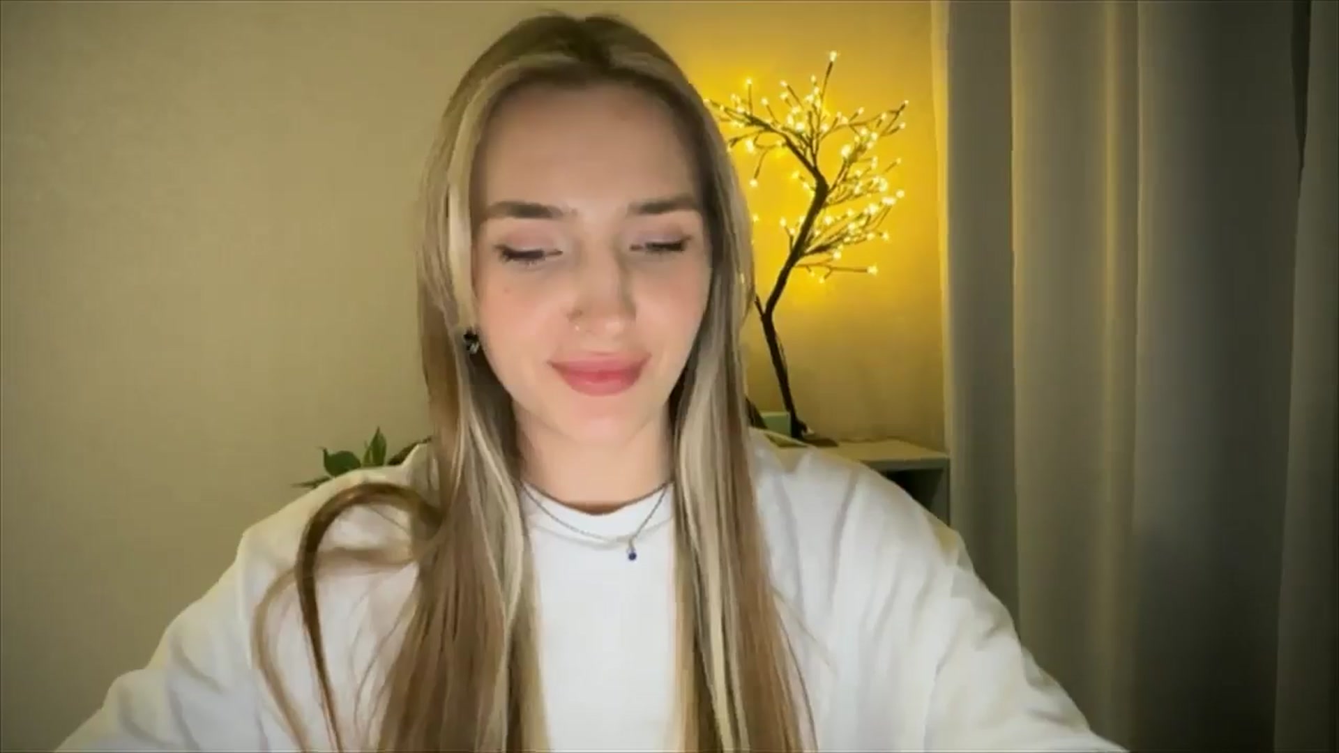 Gallery image thumbnail from My_Diana's myfreecams stream on, 03/21/2025, 22:37 image 17 of 20