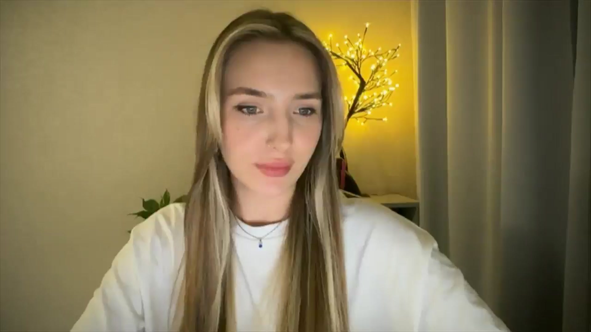 Gallery image thumbnail from My_Diana's myfreecams stream on, 03/21/2025, 22:37 image 19 of 20