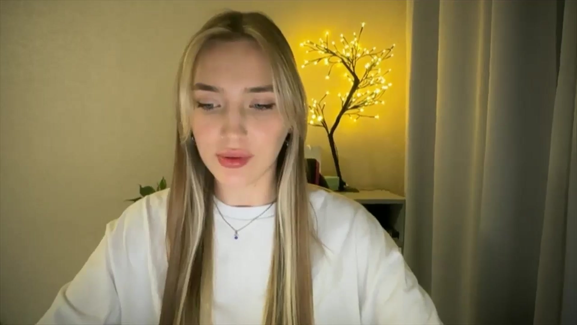 Gallery image thumbnail from My_Diana's myfreecams stream on, 03/21/2025, 22:37 image 11 of 20