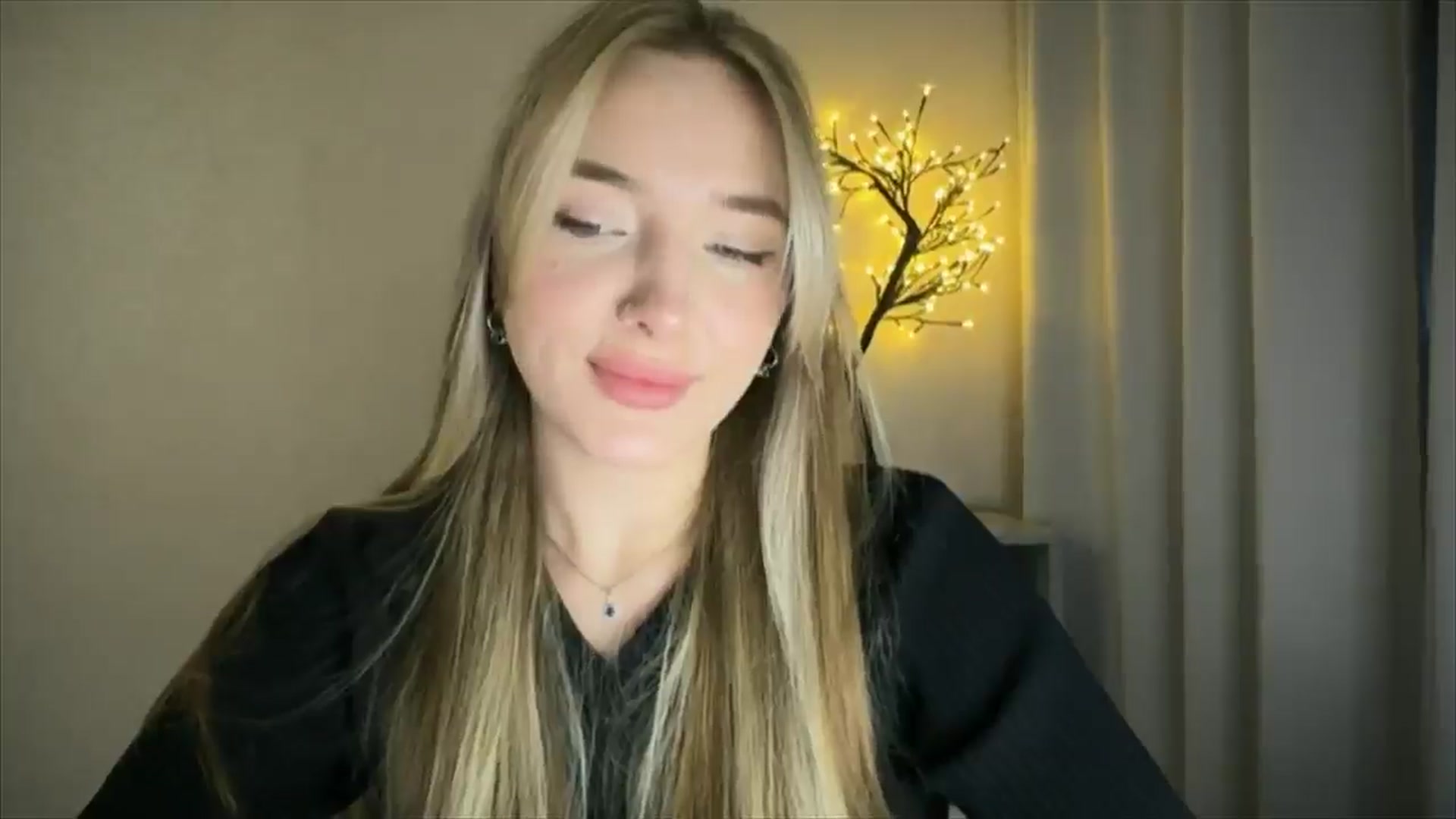 Gallery image thumbnail from My_Diana's myfreecams stream on, 03/22/2025, 16:04 image 13 of 20