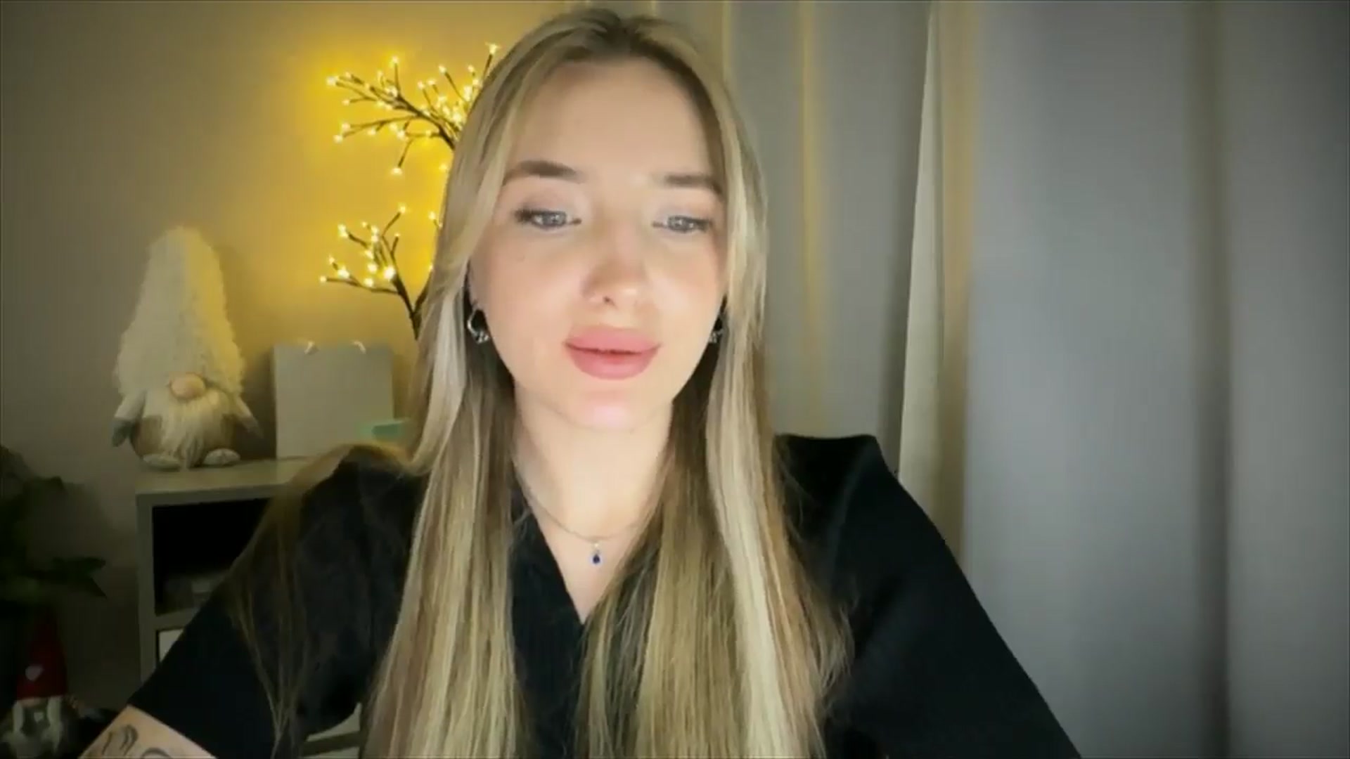 Gallery image thumbnail from My_Diana's myfreecams stream on, 03/22/2025, 22:30 image 10 of 20