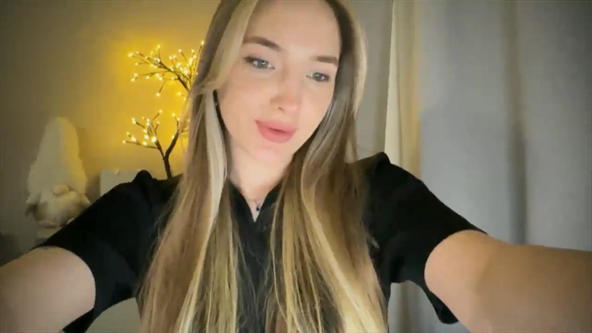 Gallery image thumbnail from My_Diana's myfreecams stream on, 03/22/2025, 22:30 image 13 of 20