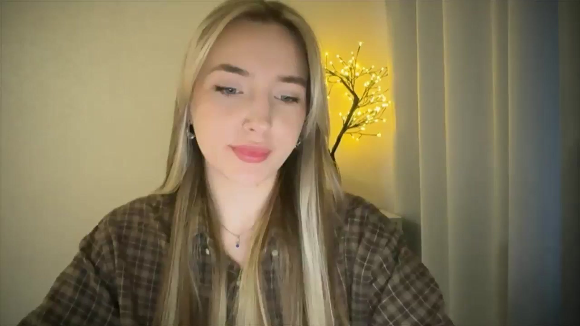 Gallery image thumbnail from My_Diana's myfreecams stream on, 03/25/2025, 16:33 image 3 of 20