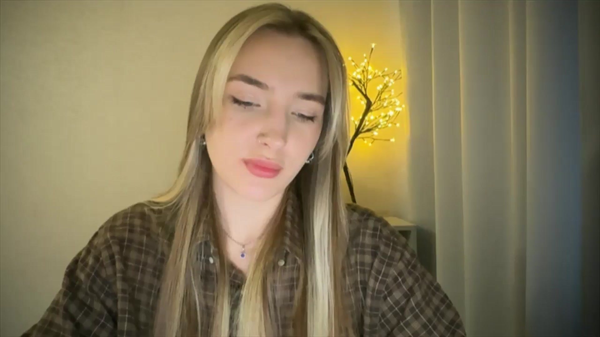 Gallery image thumbnail from My_Diana's myfreecams stream on, 03/25/2025, 16:33 image 2 of 20