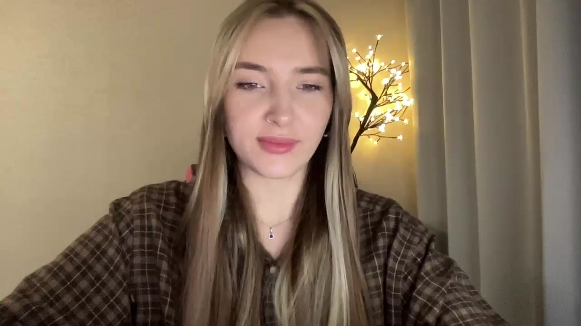 Gallery image thumbnail from My_Diana's myfreecams stream on, 03/25/2025, 16:33 image 15 of 20