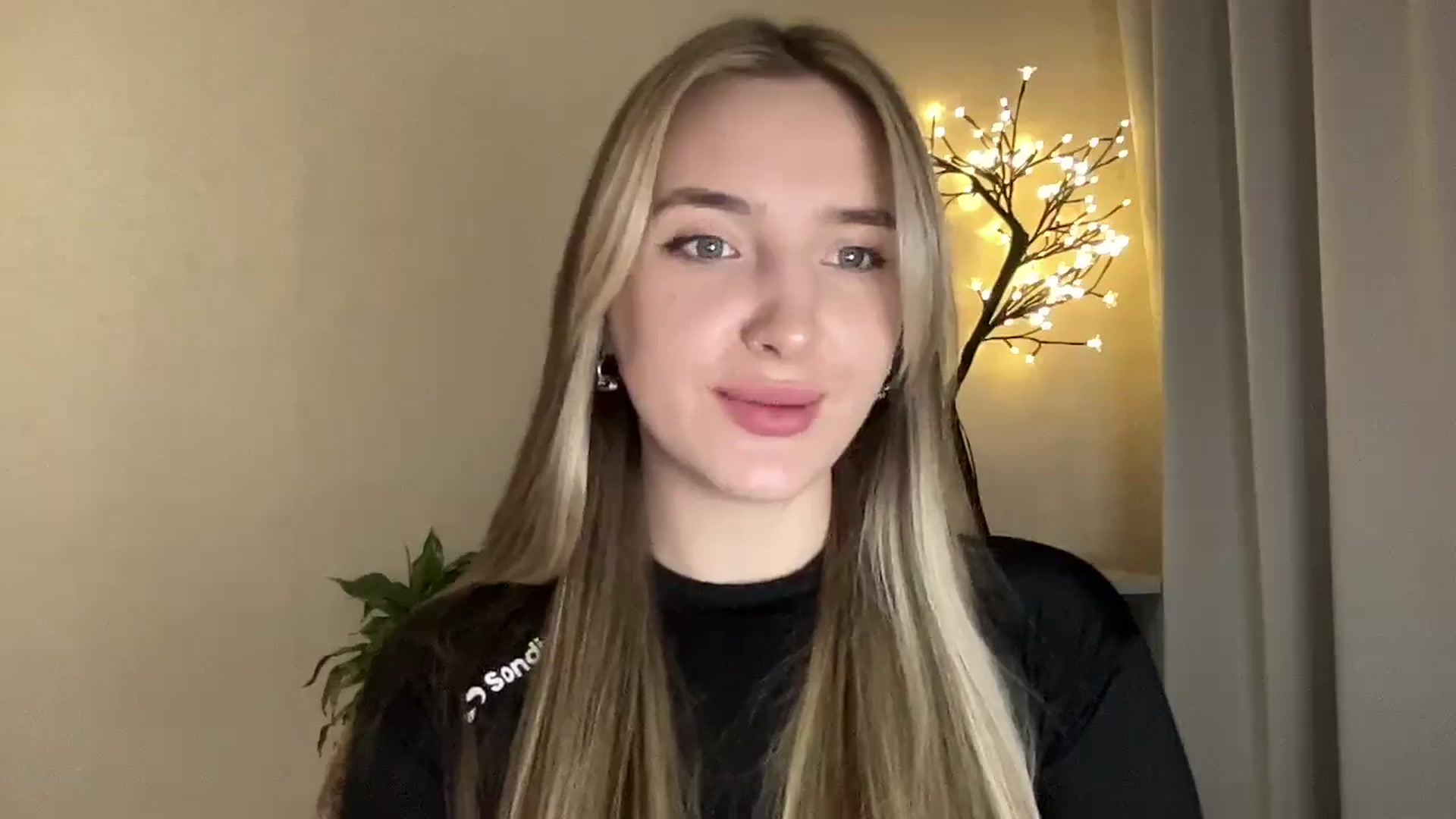 Gallery image thumbnail from My_Diana's myfreecams stream on, 03/26/2025, 17:22 image 15 of 20
