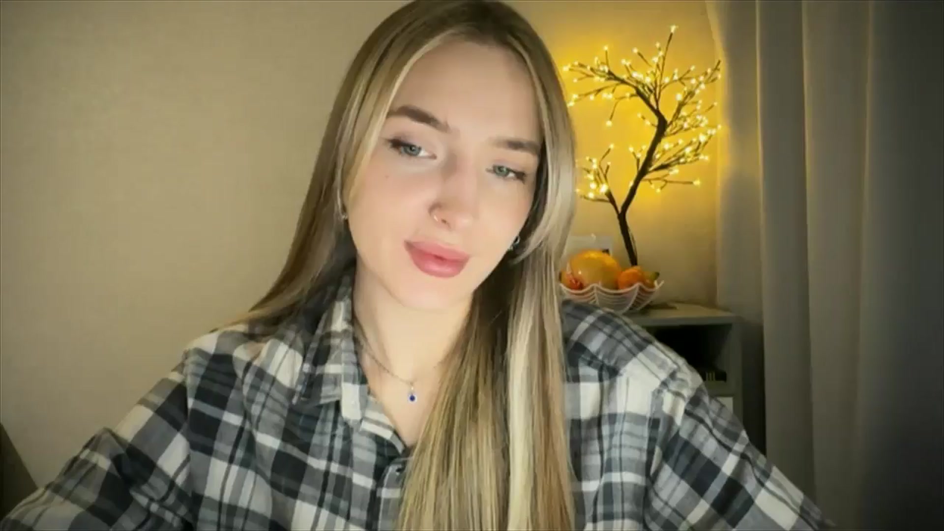 Gallery image thumbnail from My_Diana's myfreecams stream on, 03/27/2025, 17:07 image 13 of 20