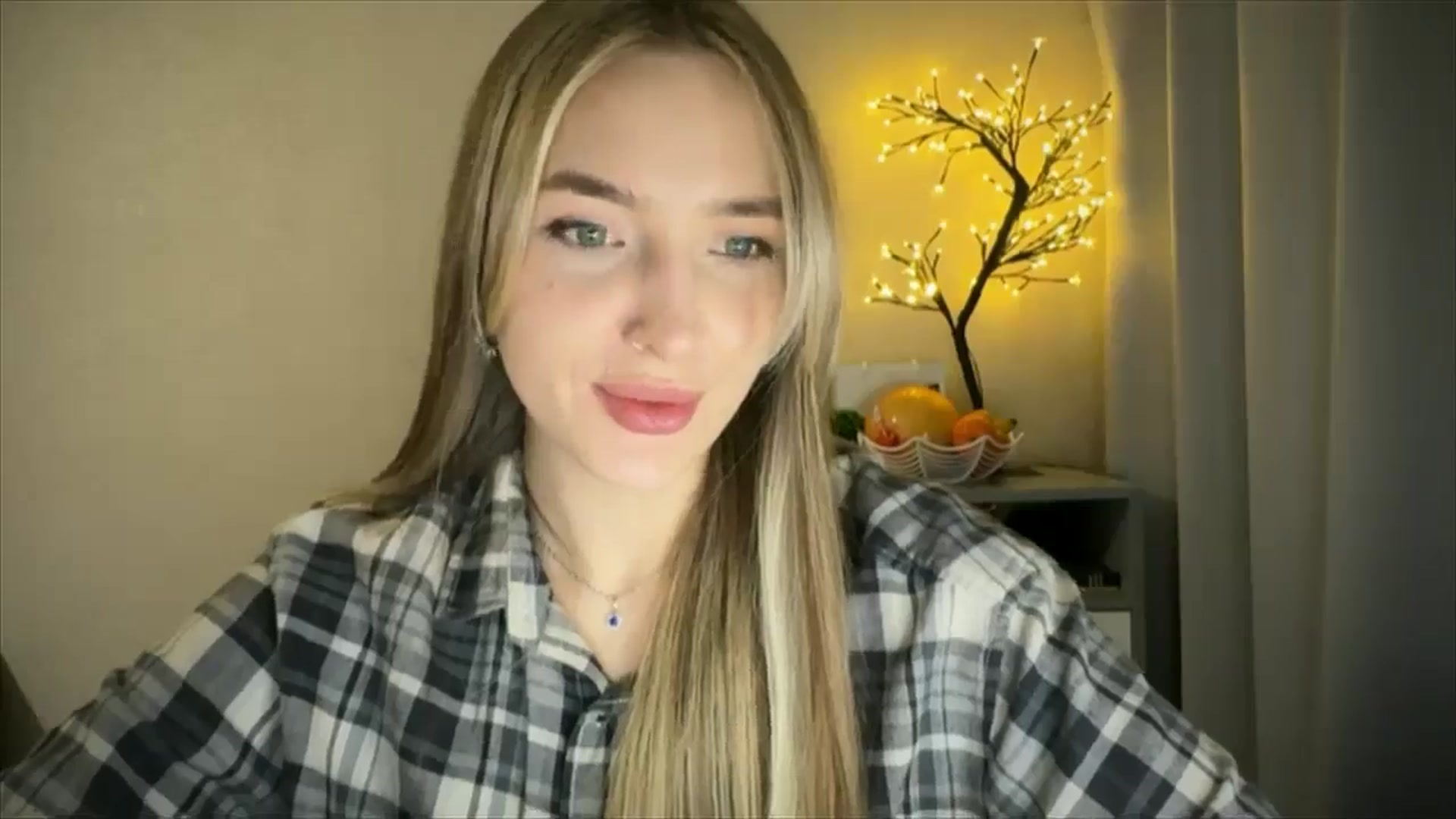 Gallery image thumbnail from My_Diana's myfreecams stream on, 03/27/2025, 17:07 image 14 of 20