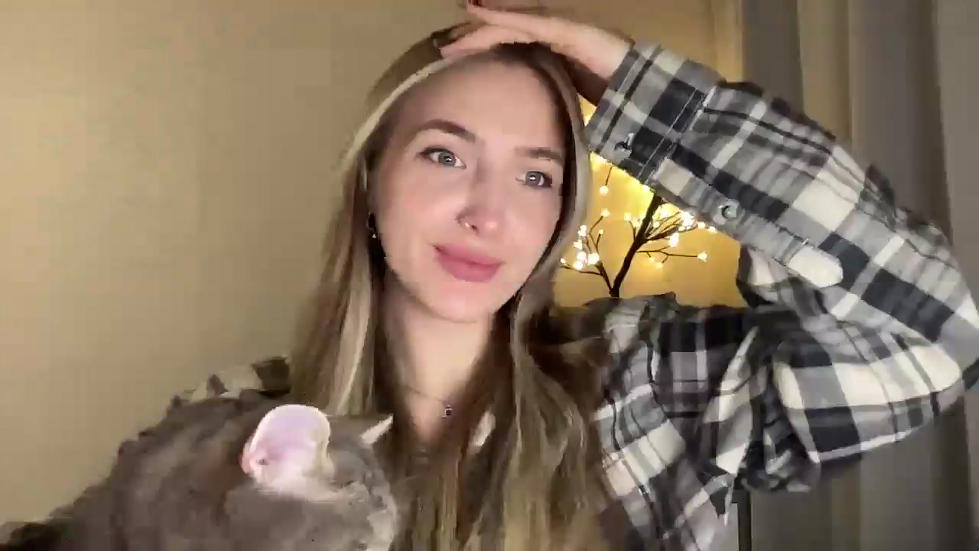 Gallery image thumbnail from My_Diana's myfreecams stream on, 03/27/2025, 21:36 image 16 of 20