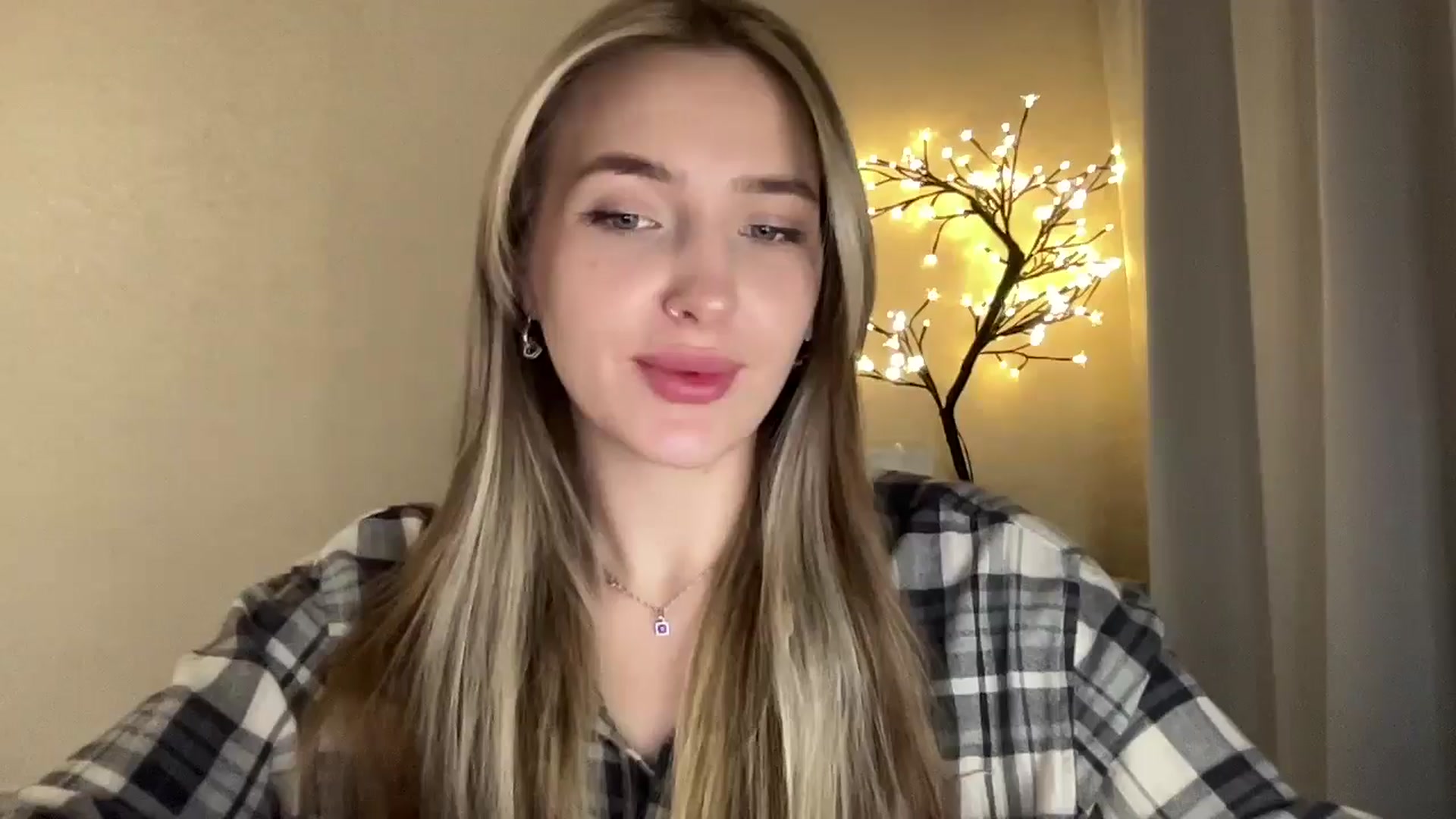 Gallery image thumbnail from My_Diana's myfreecams stream on, 03/27/2025, 22:56 image 1 of 20
