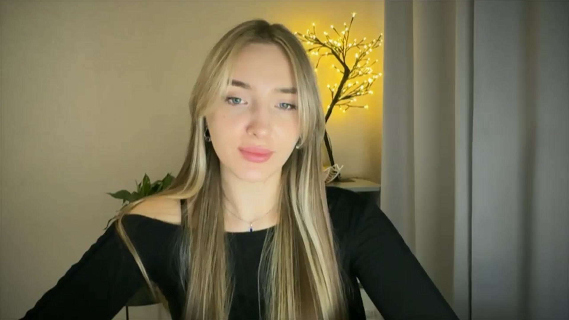 Gallery image thumbnail from My_Diana's myfreecams stream on, 03/28/2025, 16:59 image 8 of 20