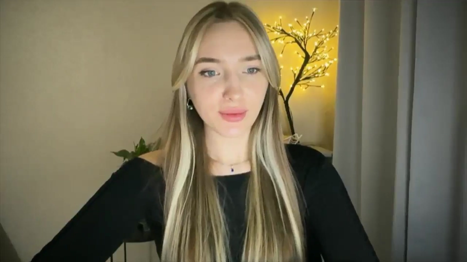 Gallery image thumbnail from My_Diana's myfreecams stream on, 03/28/2025, 16:59 image 14 of 20