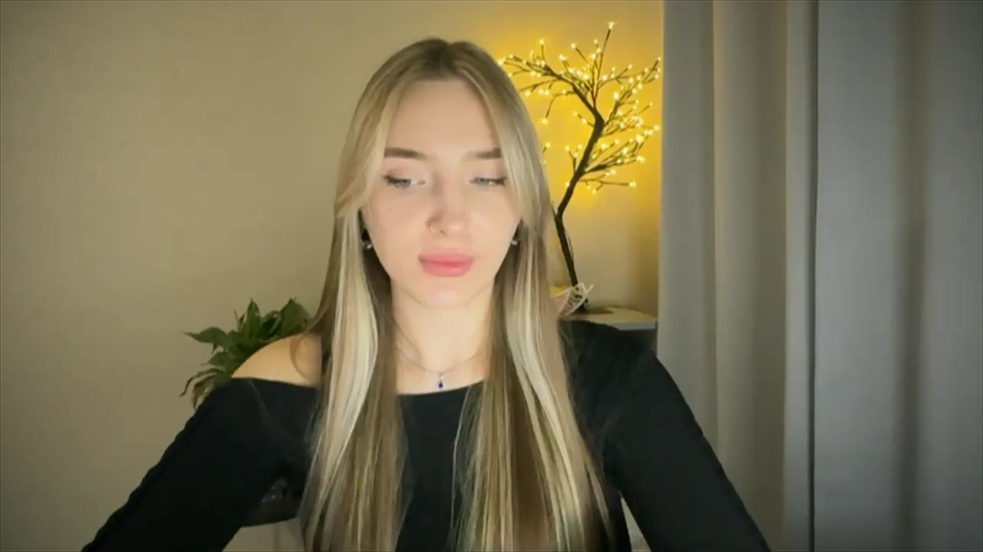 Gallery image thumbnail from My_Diana's myfreecams stream on, 03/28/2025, 16:59 image 10 of 20