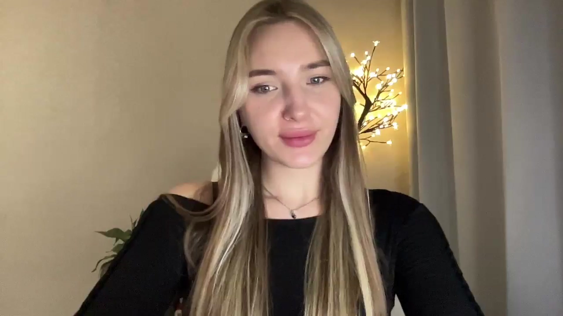 Gallery image thumbnail from My_Diana's myfreecams stream on, 03/28/2025, 22:48 image 17 of 20
