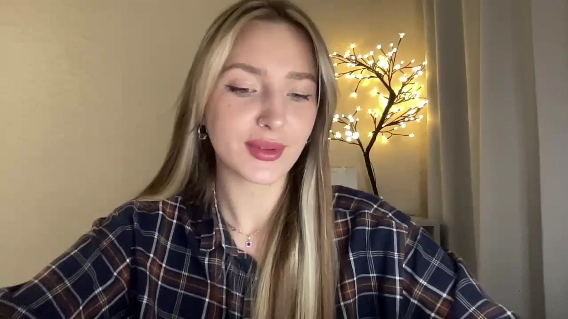 Gallery image thumbnail from My_Diana's myfreecams stream on, 03/29/2025, 17:07 image 13 of 20