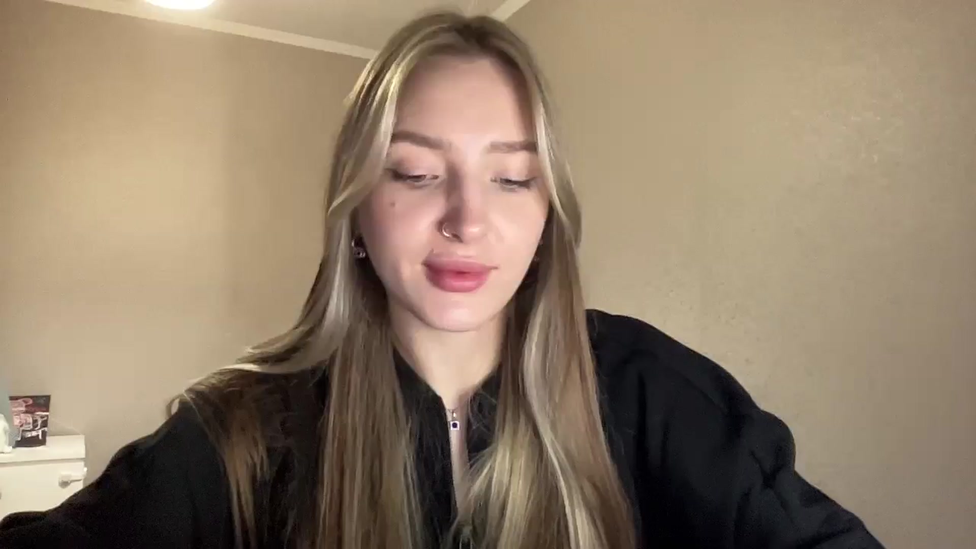 Gallery image thumbnail from My_Diana's myfreecams stream on, 03/31/2025, 16:09 image 8 of 20
