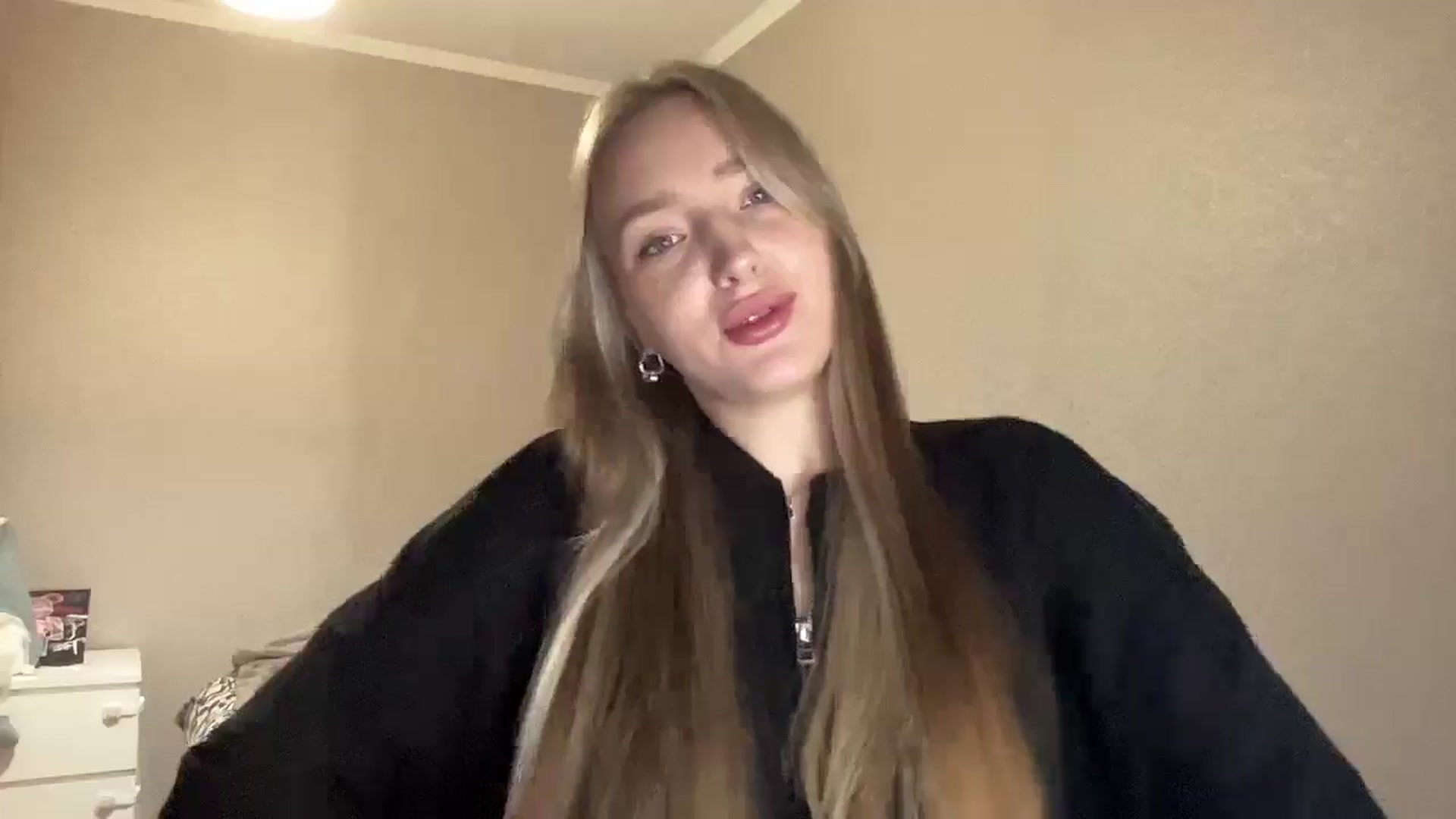 Gallery image thumbnail from My_Diana's myfreecams stream on, 03/31/2025, 16:09 image 9 of 20