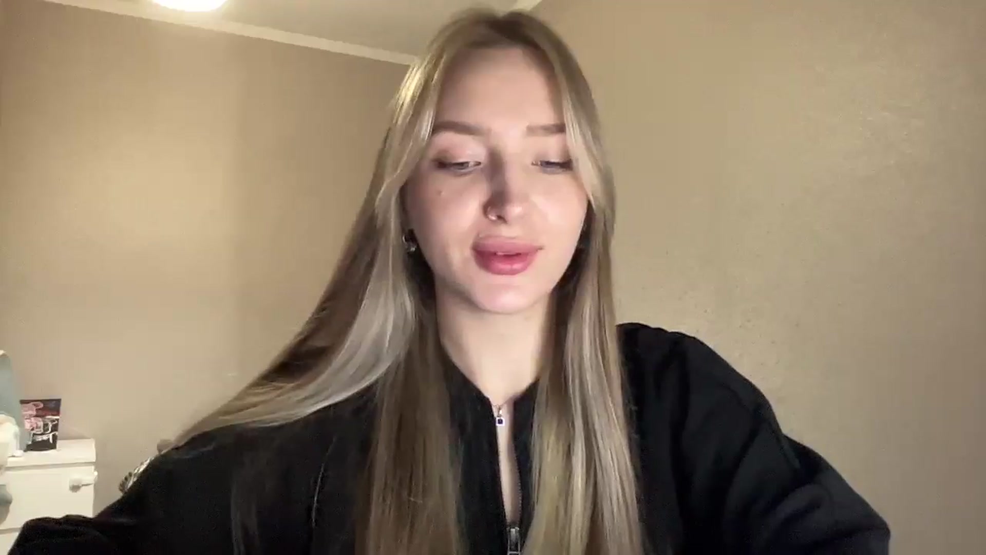 Gallery image thumbnail from My_Diana's myfreecams stream on, 03/31/2025, 16:09 image 12 of 20