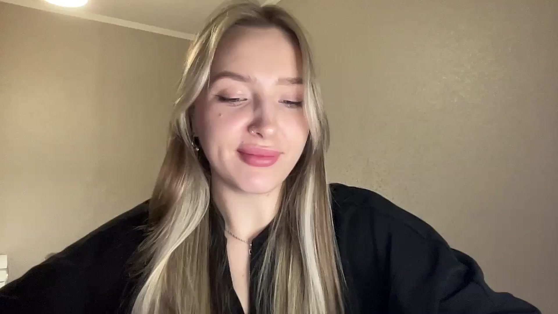 Gallery image thumbnail from My_Diana's myfreecams stream on, 03/31/2025, 21:33 image 18 of 20