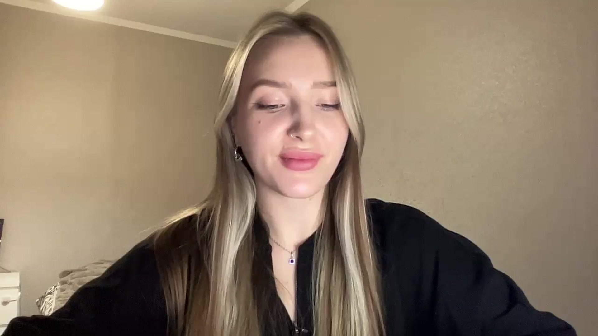 Gallery image thumbnail from My_Diana's myfreecams stream on, 03/31/2025, 21:33 image 10 of 20