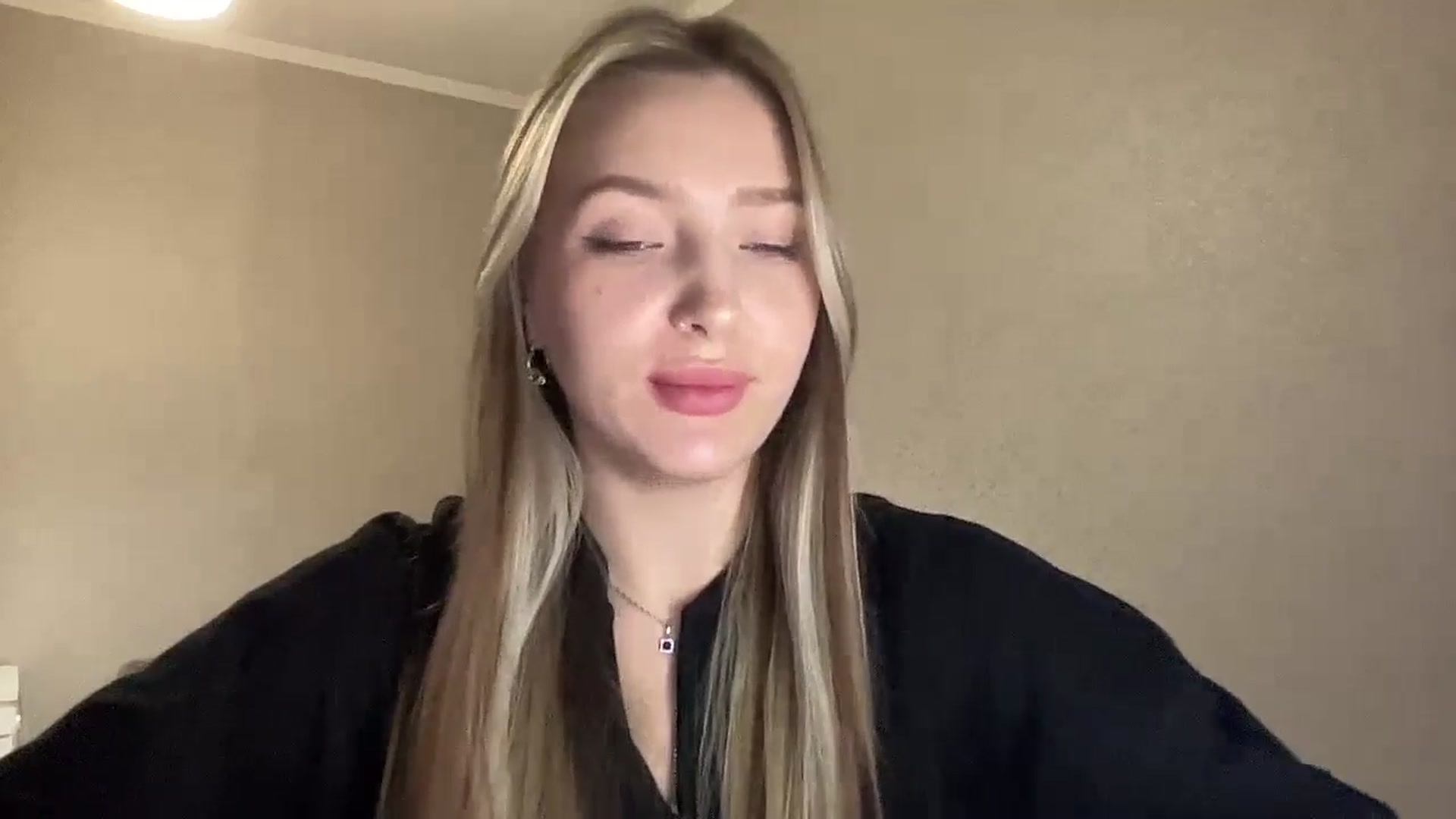 Gallery image thumbnail from My_Diana's myfreecams stream on, 03/31/2025, 21:33 image 15 of 20