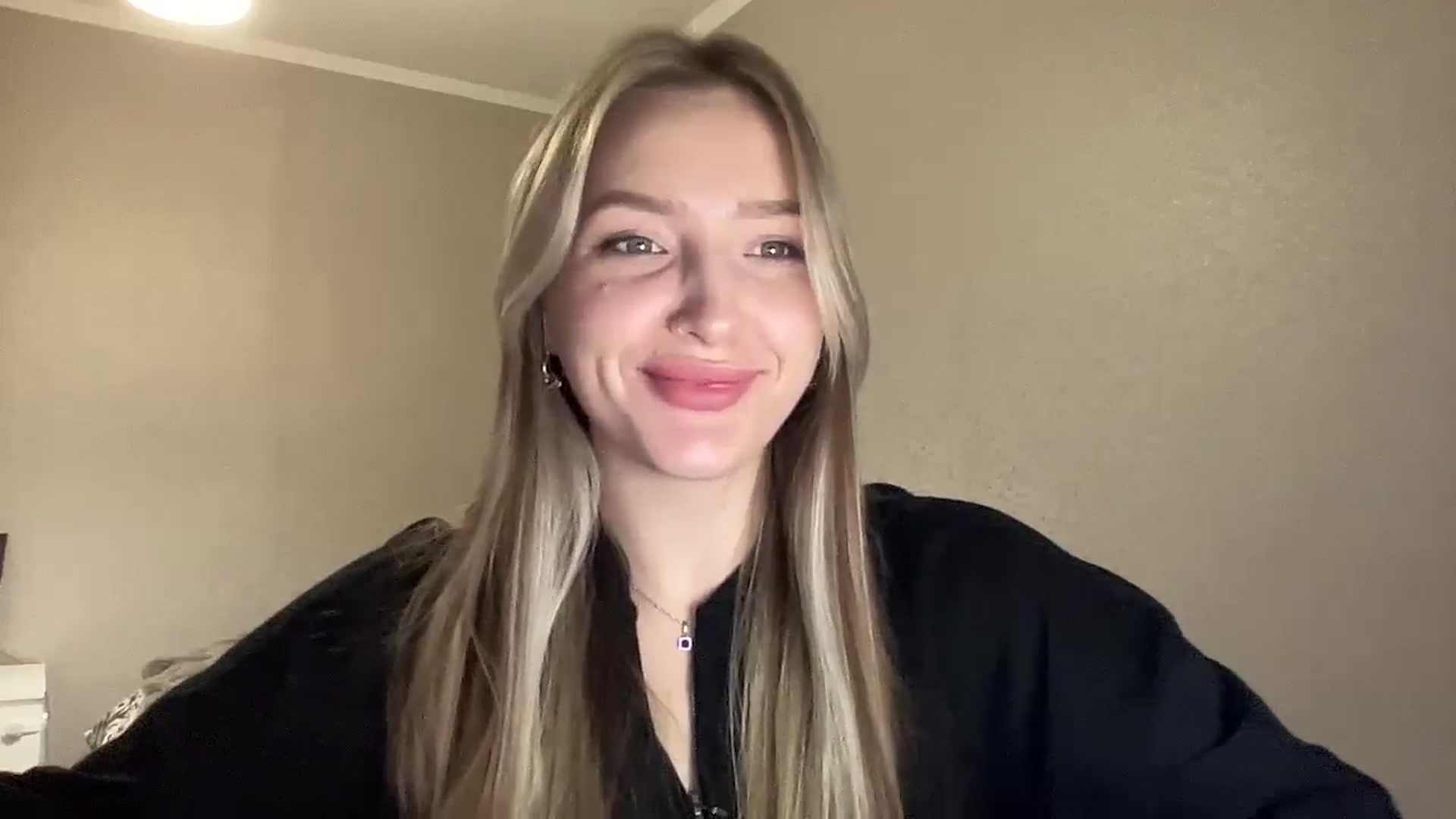 Gallery image thumbnail from My_Diana's myfreecams stream on, 03/31/2025, 21:33 image 13 of 20