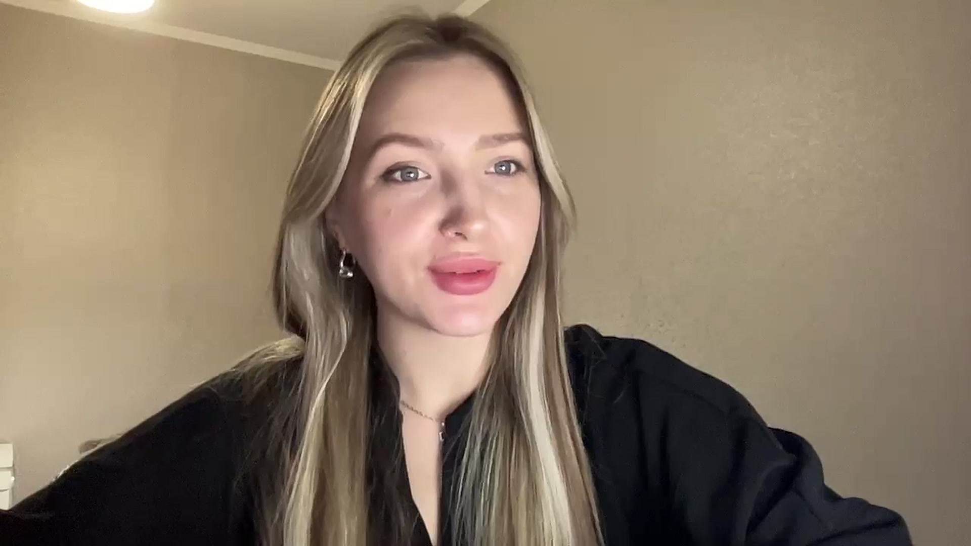Gallery image thumbnail from My_Diana's myfreecams stream on, 03/31/2025, 21:33 image 19 of 20