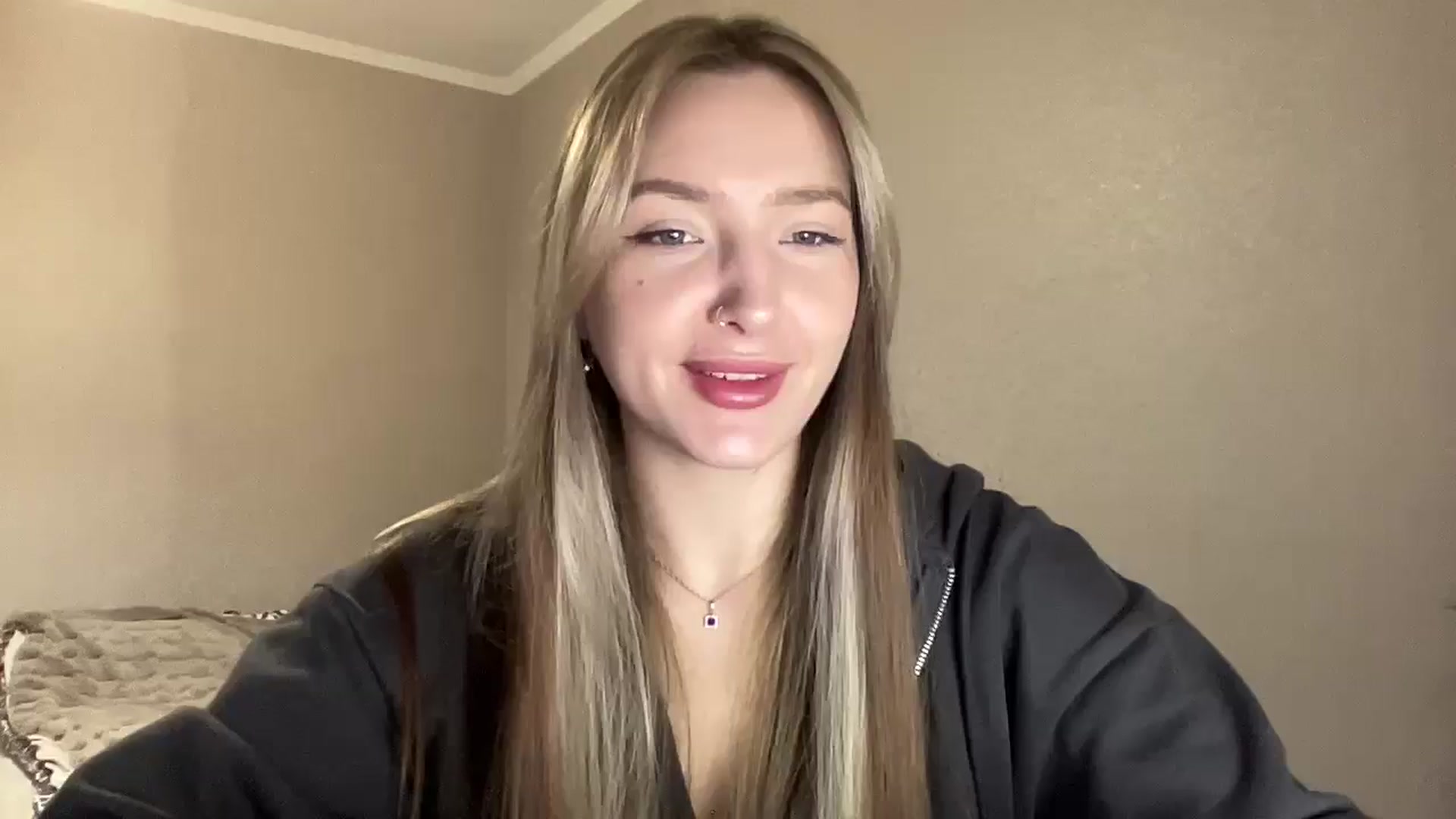 Gallery image thumbnail from My_Diana's myfreecams stream on, 04/01/2025, 14:35 image 17 of 20
