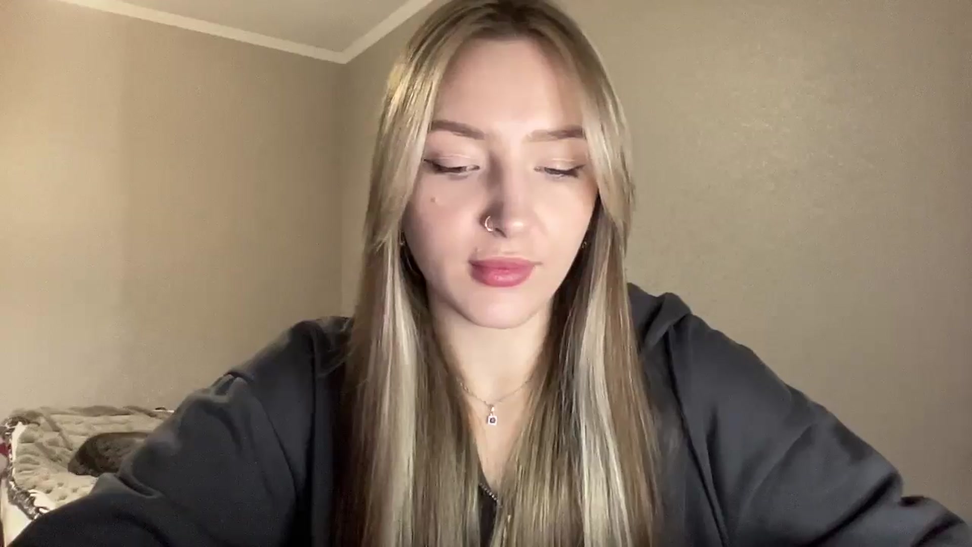 Gallery image thumbnail from My_Diana's myfreecams stream on, 04/01/2025, 15:40 image 4 of 20