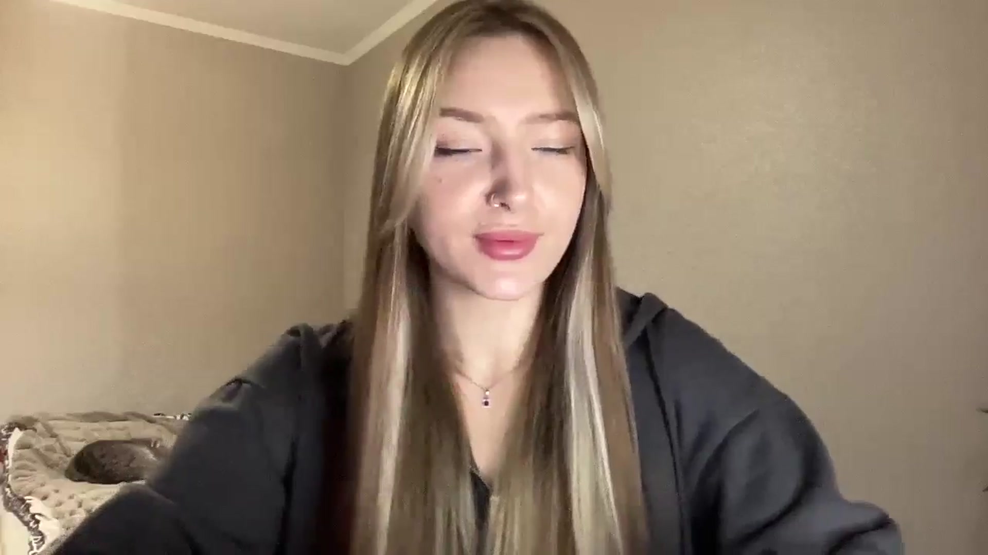 Gallery image thumbnail from My_Diana's myfreecams stream on, 04/01/2025, 15:40 image 18 of 20