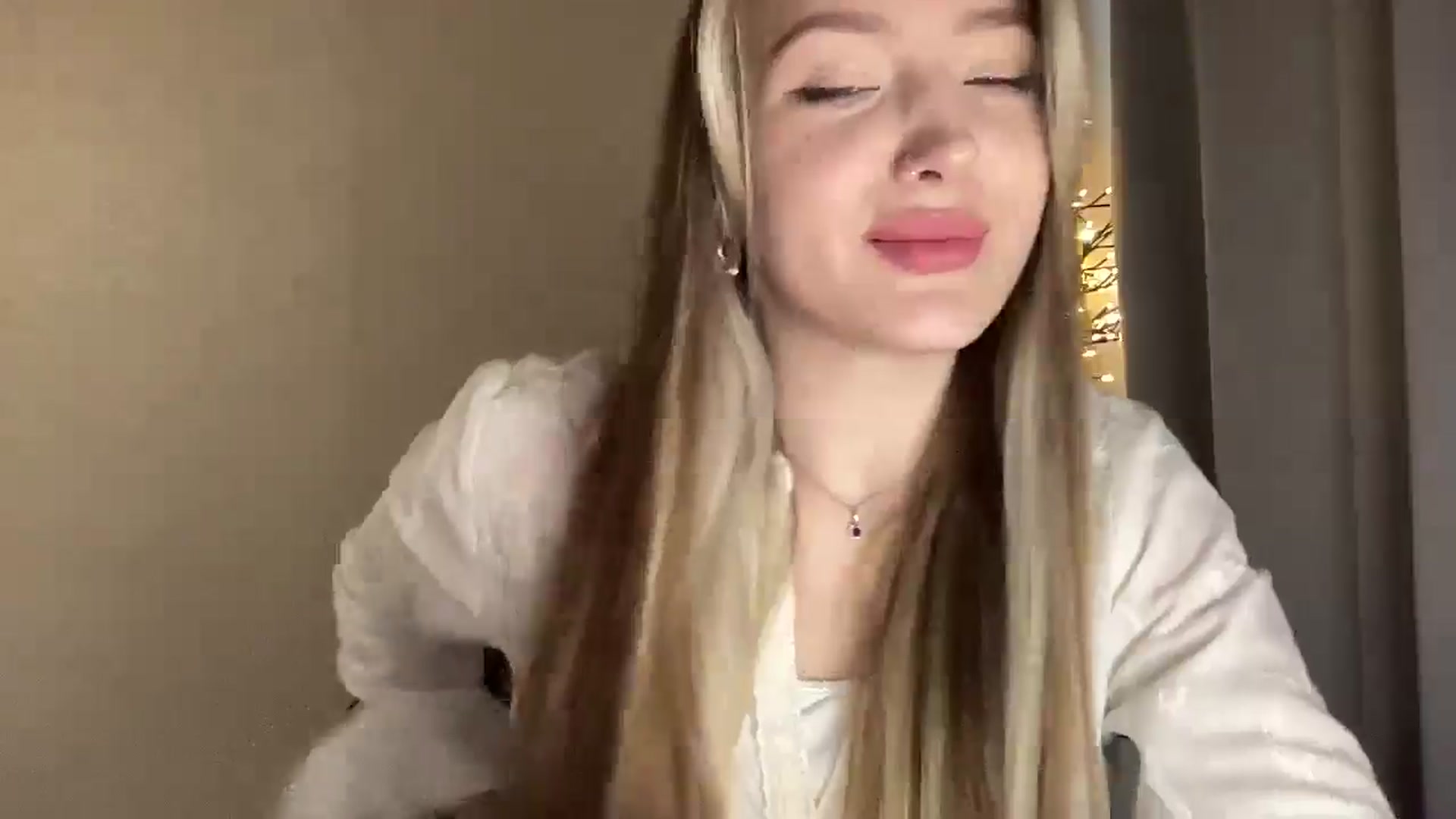 Gallery image thumbnail from My_Diana's myfreecams stream on, 04/02/2025, 13:55 image 15 of 20