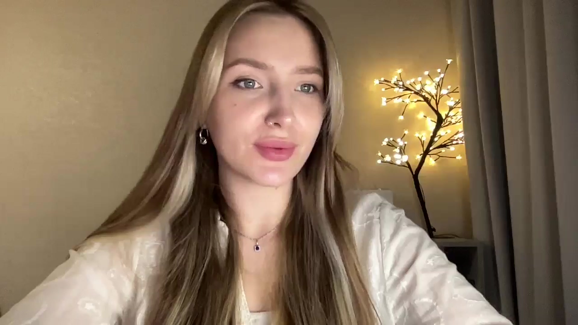 Gallery image thumbnail from My_Diana's myfreecams stream on, 04/02/2025, 22:16 image 17 of 20