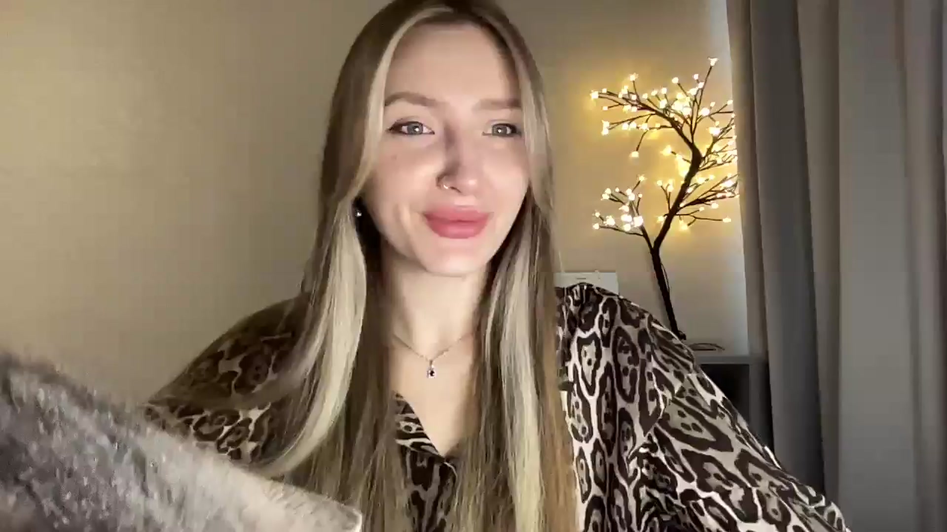 Gallery image thumbnail from My_Diana's myfreecams stream on, 04/03/2025, 14:44 image 10 of 20