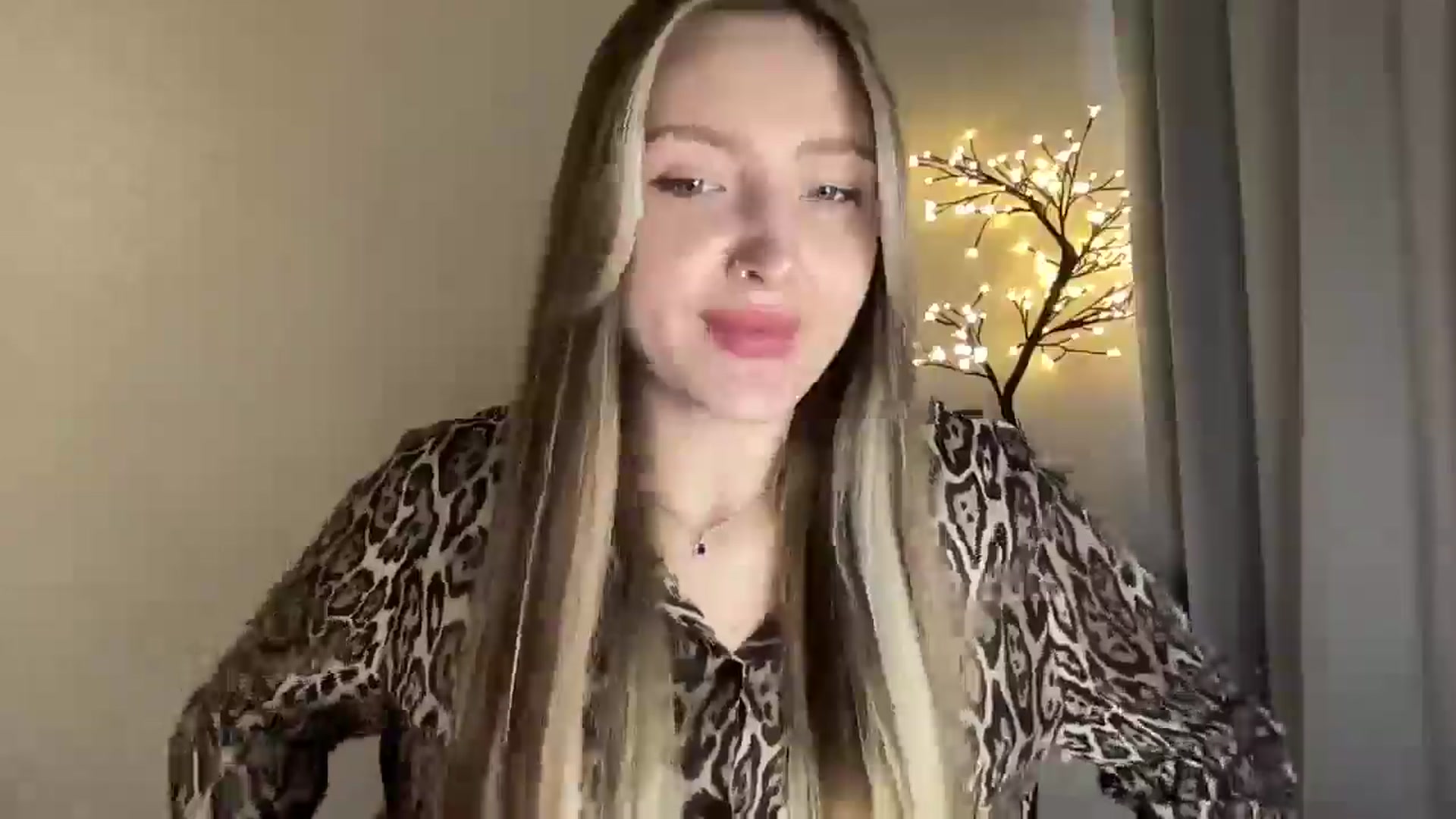 Gallery image thumbnail from My_Diana's myfreecams stream on, 04/03/2025, 15:53 image 11 of 20
