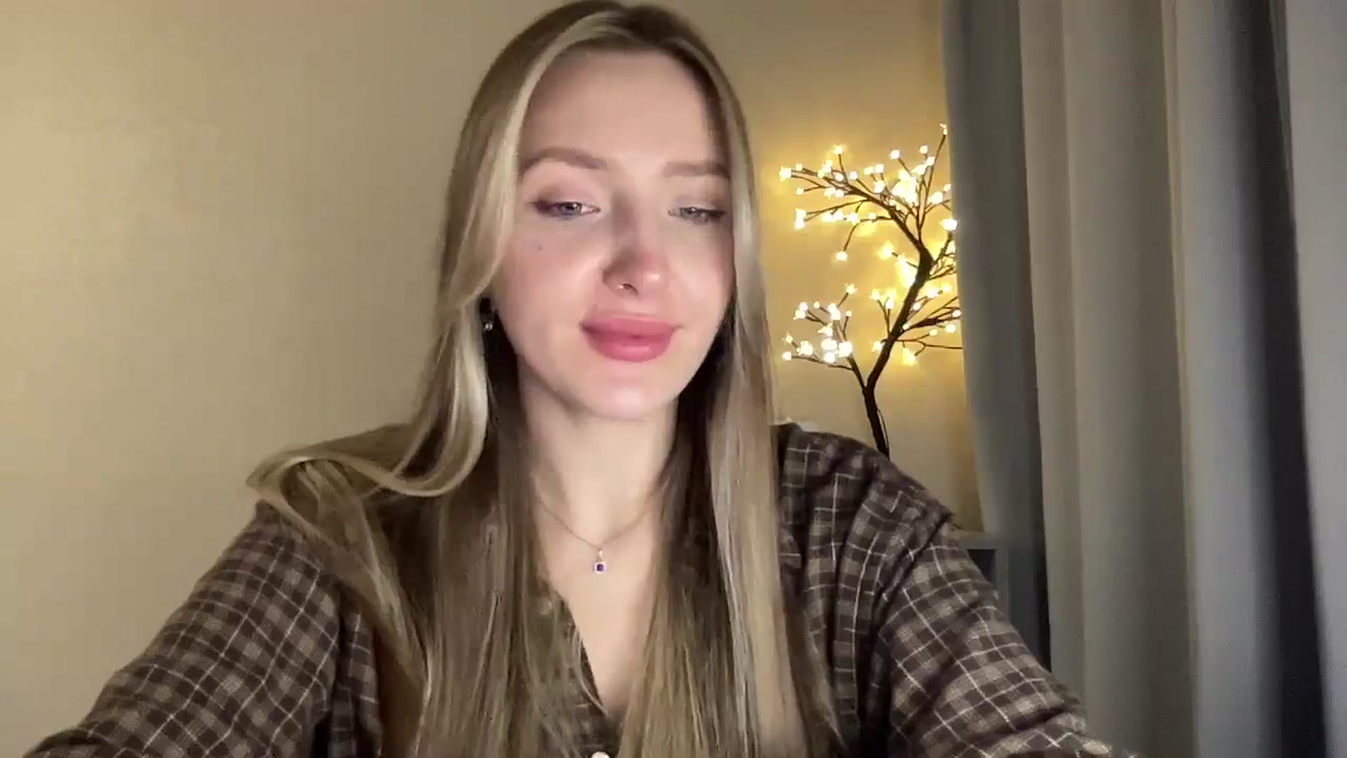 Gallery image thumbnail from My_Diana's myfreecams stream on, 04/03/2025, 23:10 image 15 of 20