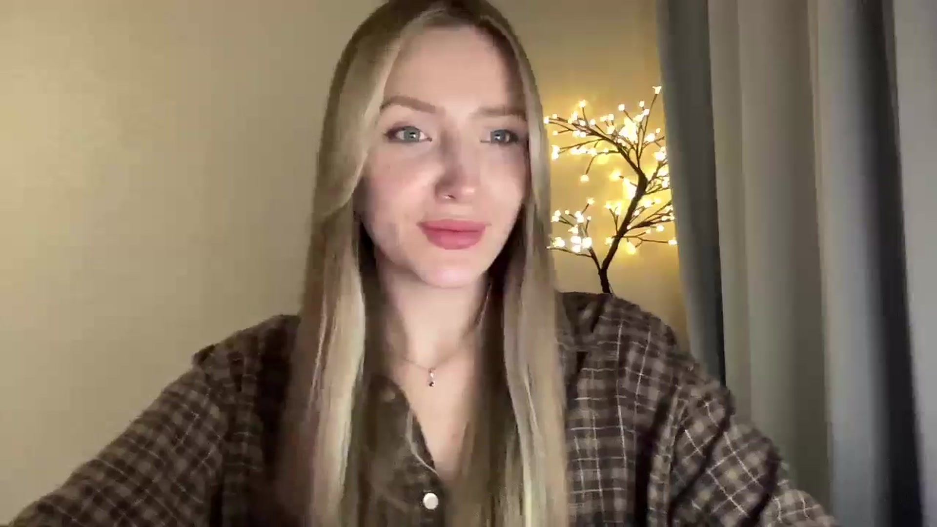 Gallery image thumbnail from My_Diana's myfreecams stream on, 04/03/2025, 23:10 image 10 of 20