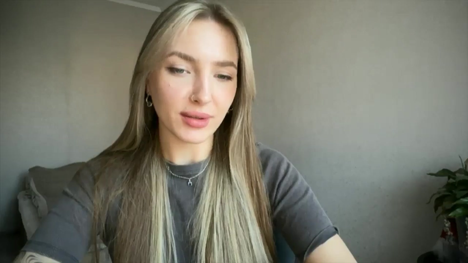 Gallery image thumbnail from My_Diana's myfreecams stream on, 04/04/2025, 14:42 image 10 of 20