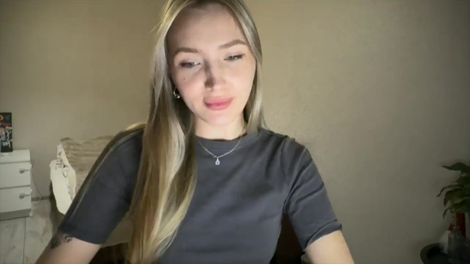 Gallery image thumbnail from My_Diana's myfreecams stream on, 04/04/2025, 16:21 image 3 of 20