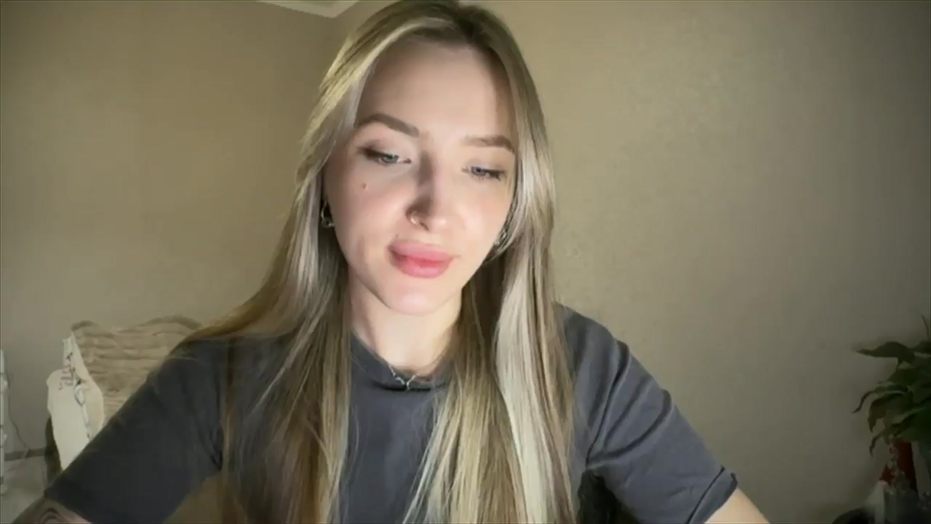 Gallery image thumbnail from My_Diana's myfreecams stream on, 04/04/2025, 16:21 image 1 of 20
