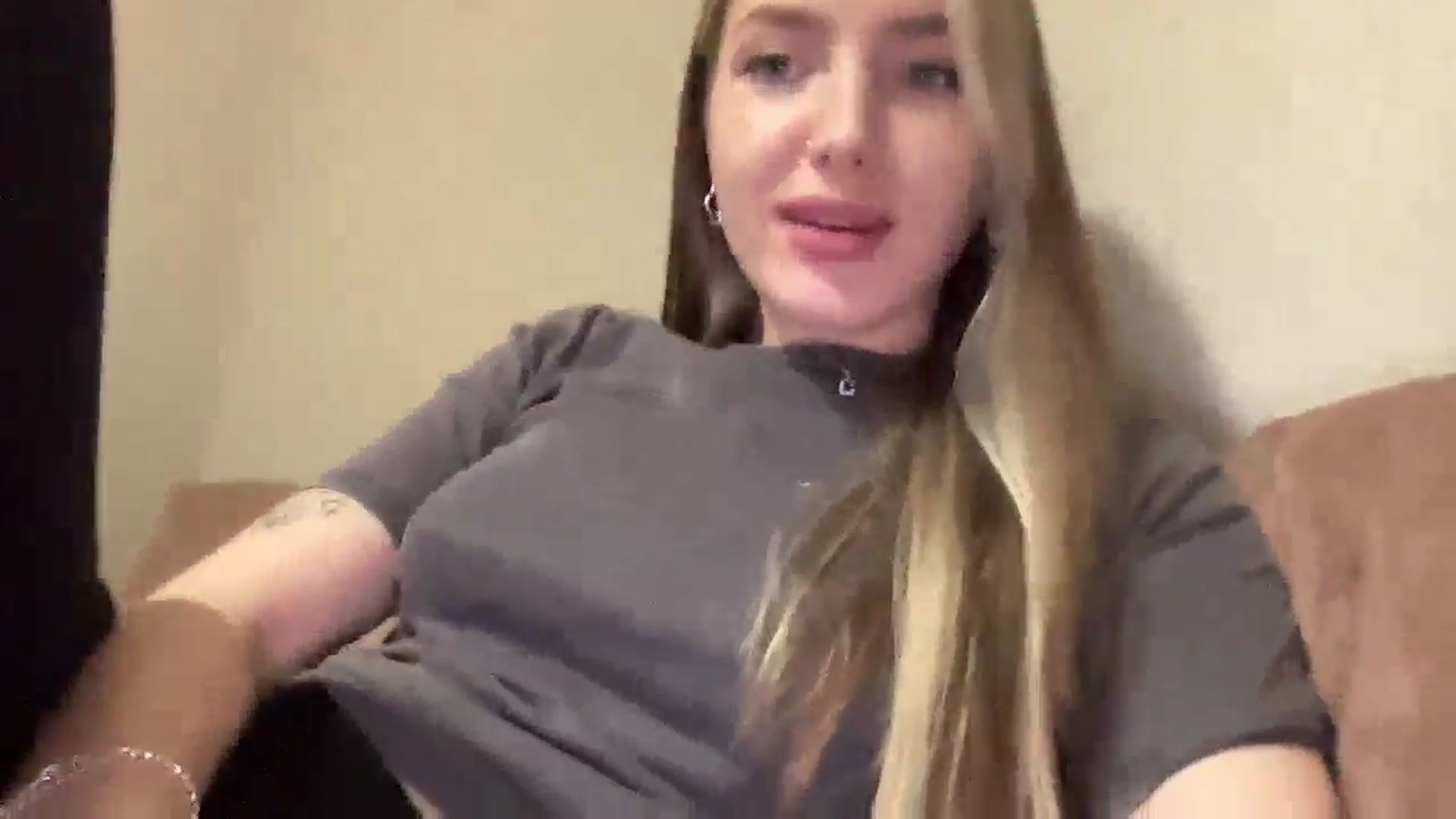 Gallery image thumbnail from My_Diana's myfreecams stream on, 04/04/2025, 16:21 image 10 of 20