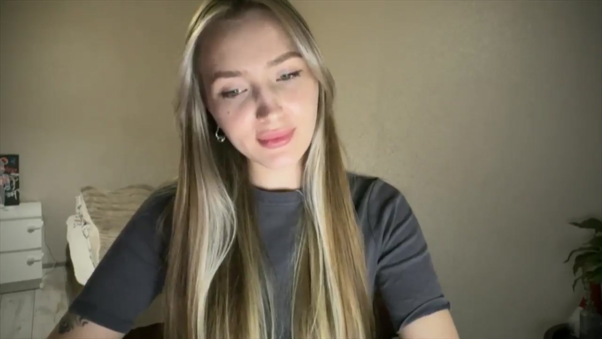 Gallery image thumbnail from My_Diana's myfreecams stream on, 04/04/2025, 16:21 image 6 of 20