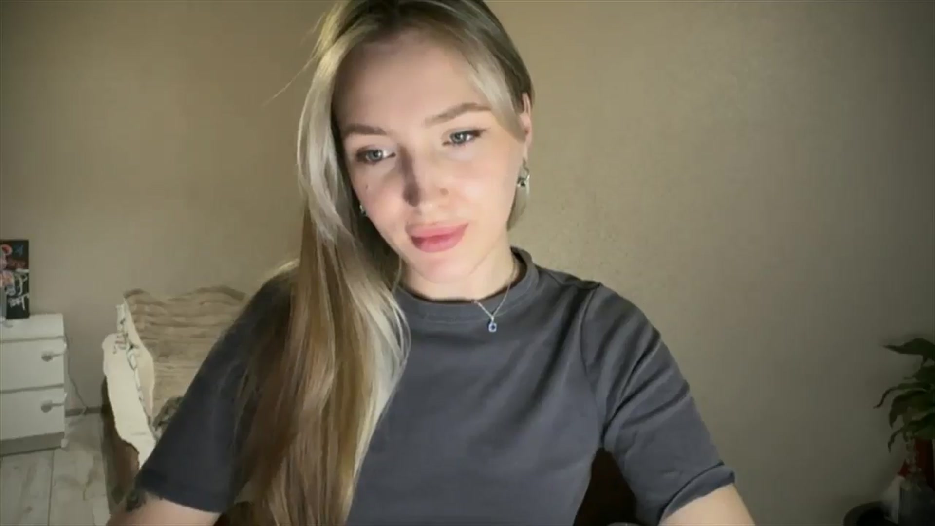 Gallery image thumbnail from My_Diana's myfreecams stream on, 04/04/2025, 16:21 image 7 of 20