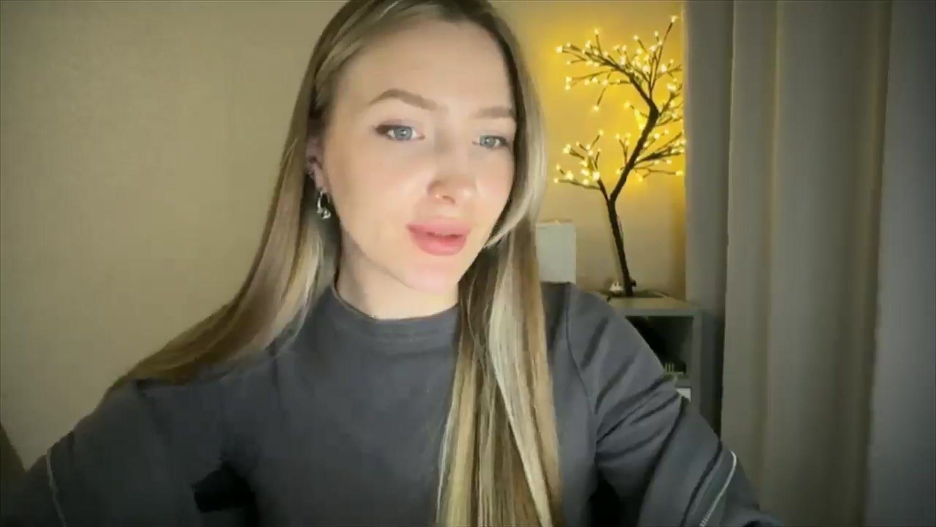 Gallery image thumbnail from My_Diana's myfreecams stream on, 04/04/2025, 22:48 image 19 of 20